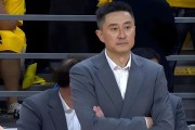 必发体育app-0分0板3犯规！不止徐昕焦泊乔，CBA状元郎也被杜锋用废了